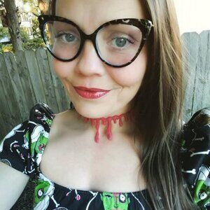 Meet your Posher, Jen